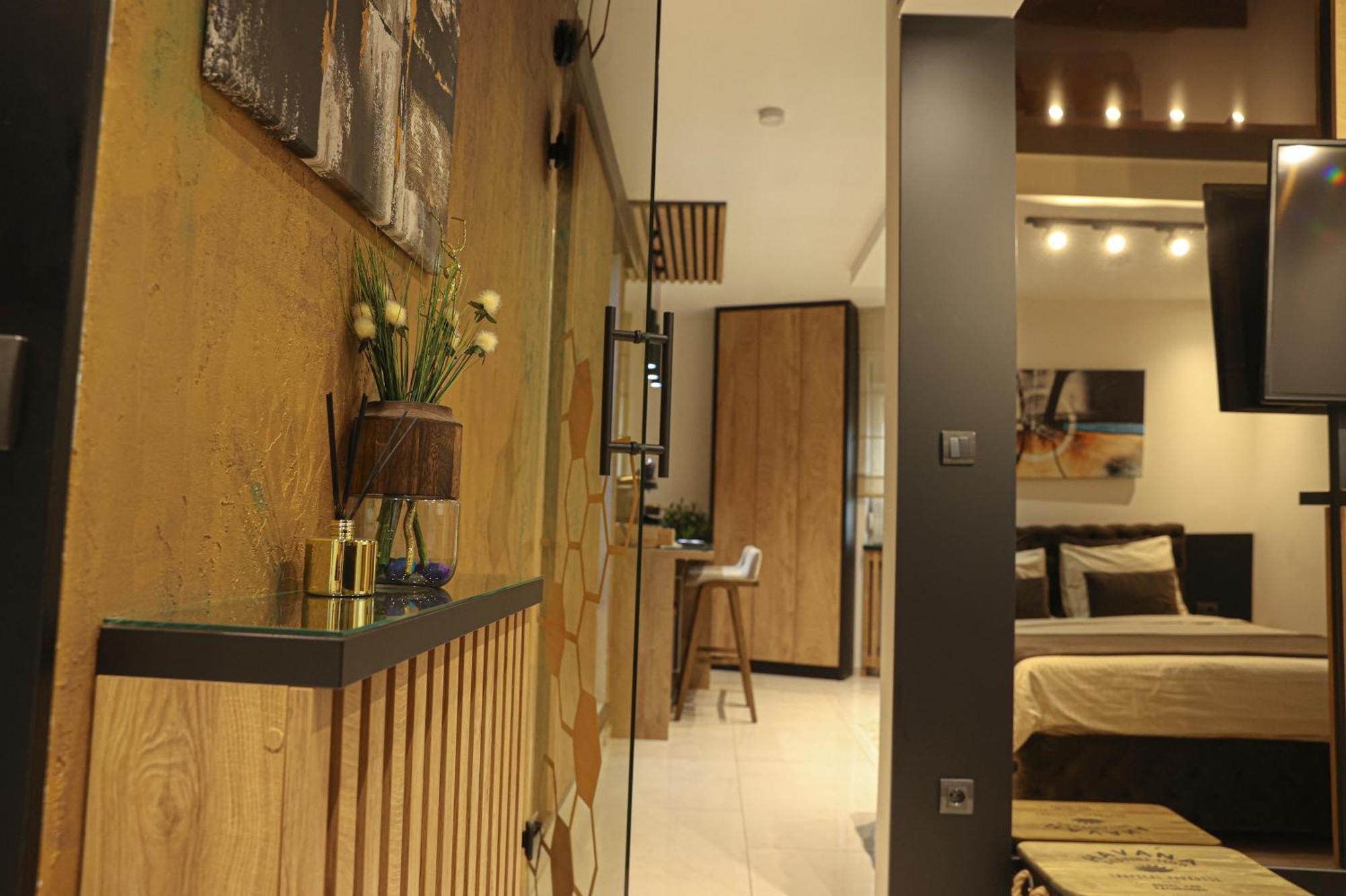 Design Apartment Platinium Spa Lux 5 Star "Havana" Completely Private Wellness & Spa Free Included Sauna & Jacuzzi & Salt Wall & Fire Place & 3D Ceilings & Business Wifi & Netflix & Keyless Code Entry & Full Smart App & Secure 2 Parking Place Cuprija Exterior photo